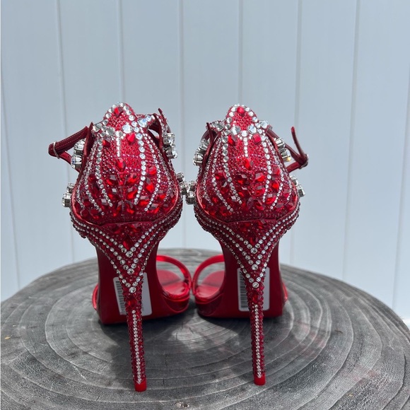 CHRISTIAN LOUBOUTIN HEEL - Picture 2 of 8